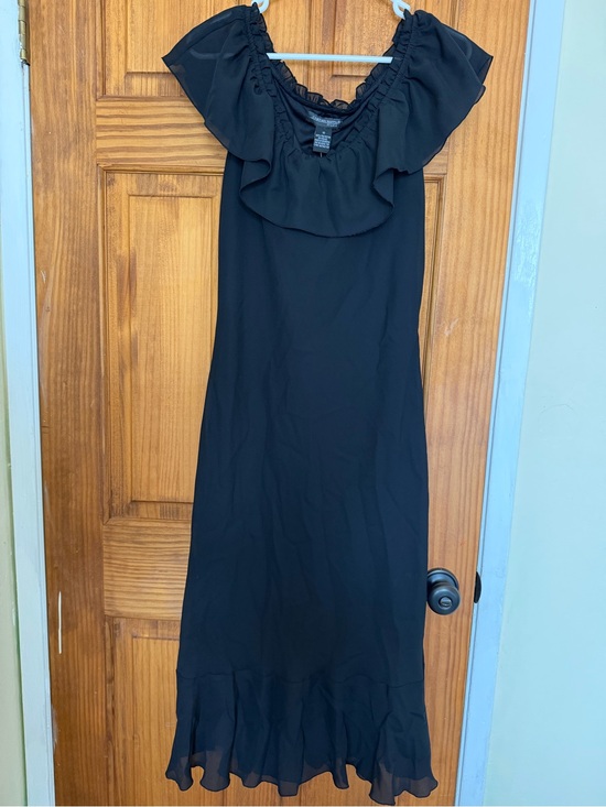 jonathan martin Dresses & Skirts - jonathan martin Black Ruffle Off-Shoulder Maxi Dress